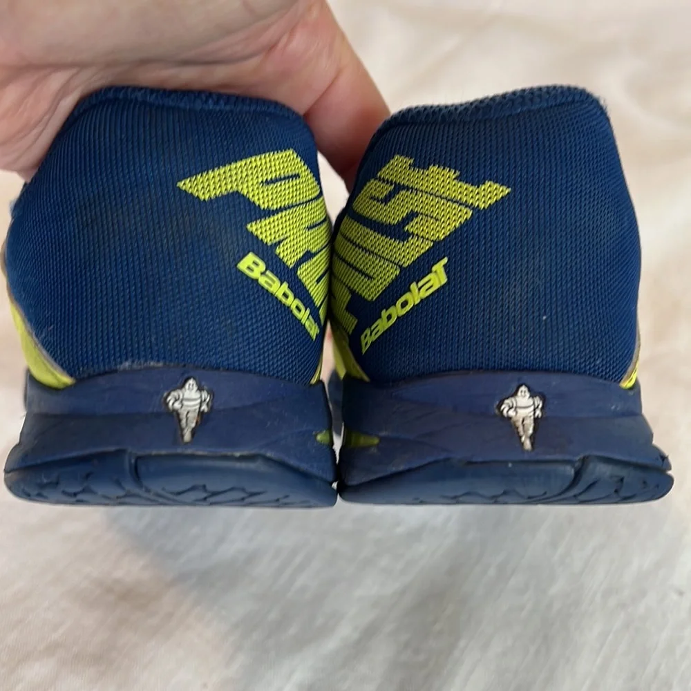 Babolat boy tennis shoes.  Size 5